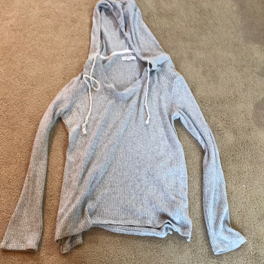 long sleeve hooded shirt